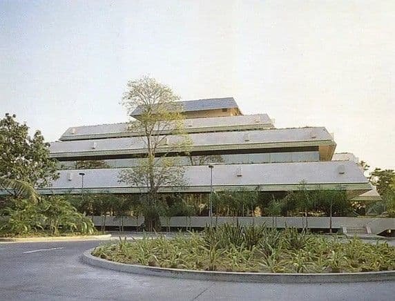 Robert G Broughey and Associates, Bank of America, Wireless Road, Bangkok (1983). 