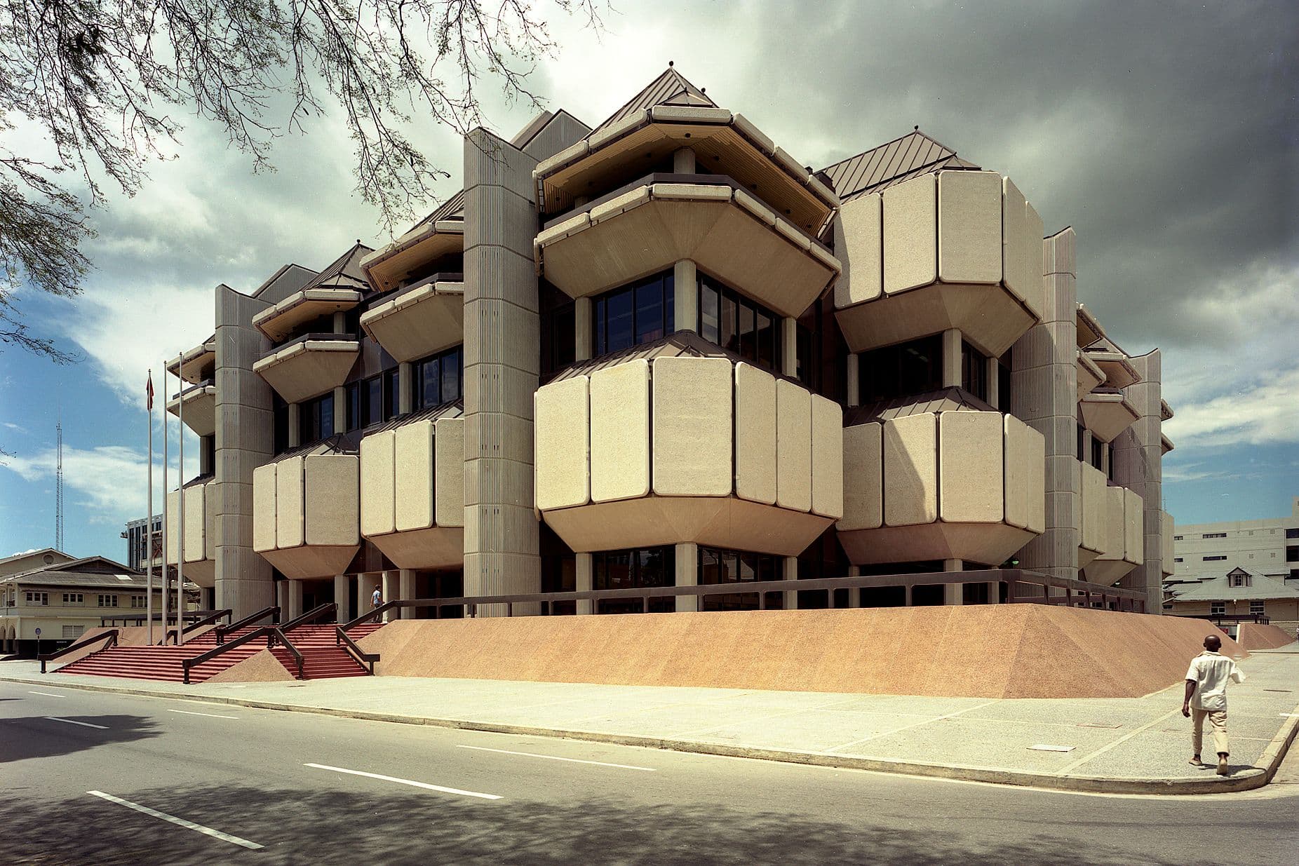 Anthony C. Lewis Associates. Hall of Justice, Port of Spain. Photographs: Courtesy of Brian Lewis