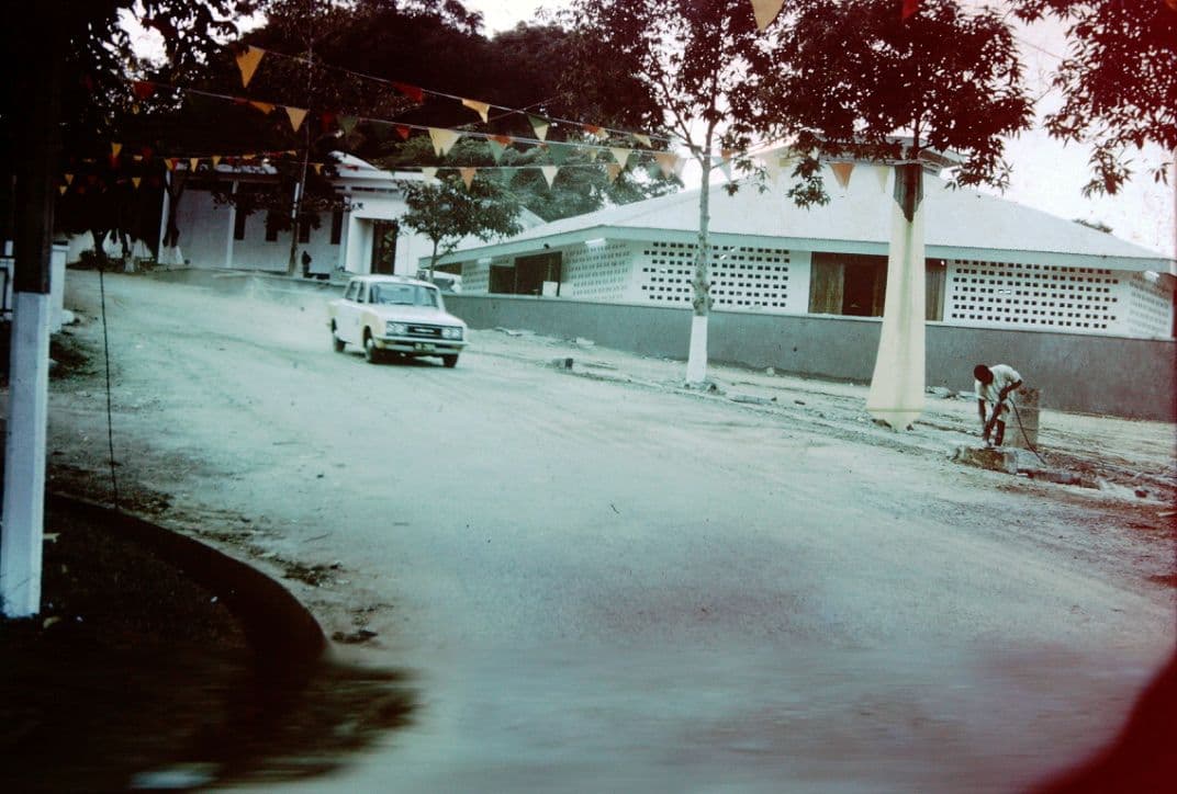 Samuel Larbi, Quarshie Idun Hall, Kumasi Cultural Center in 1970. Photograph: Korantemaa Larbi / Design233.com
