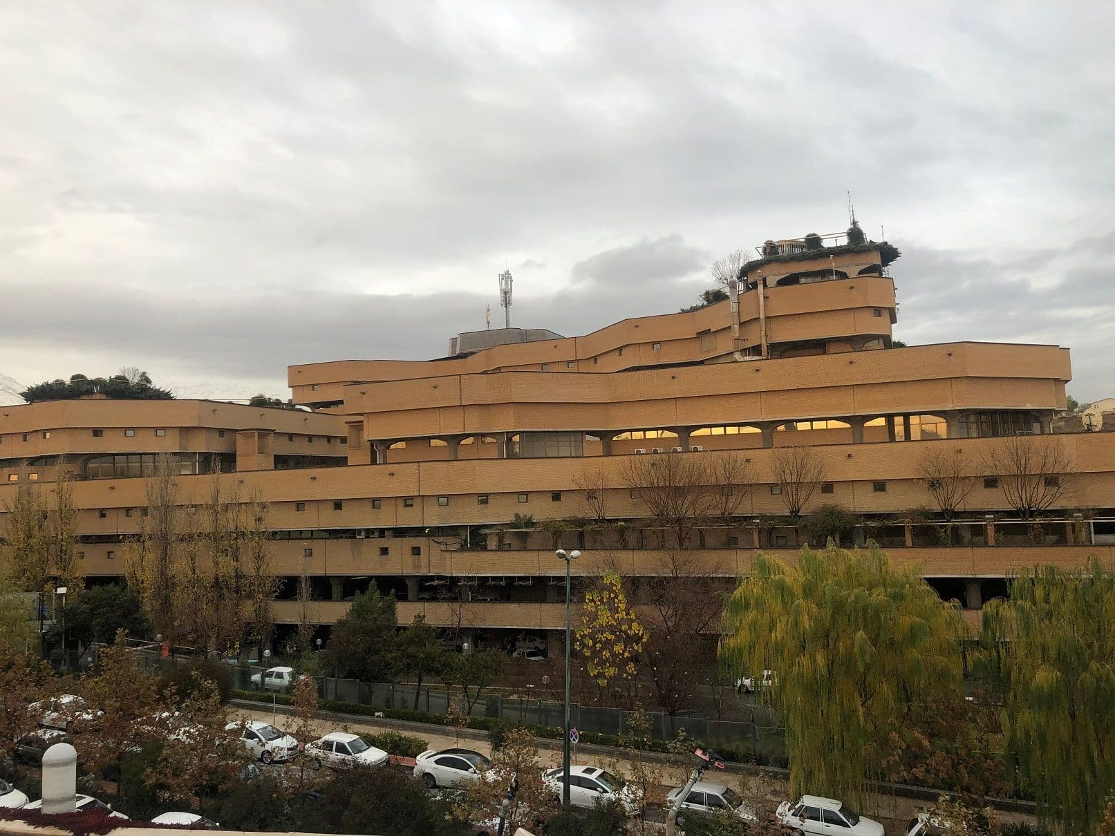 Mohsen Mirheydar, Pirraz Consulting, Iranian National Library, Tehran (1996-2004). GTVM92, Wikimedia CC BY-SA 4.0