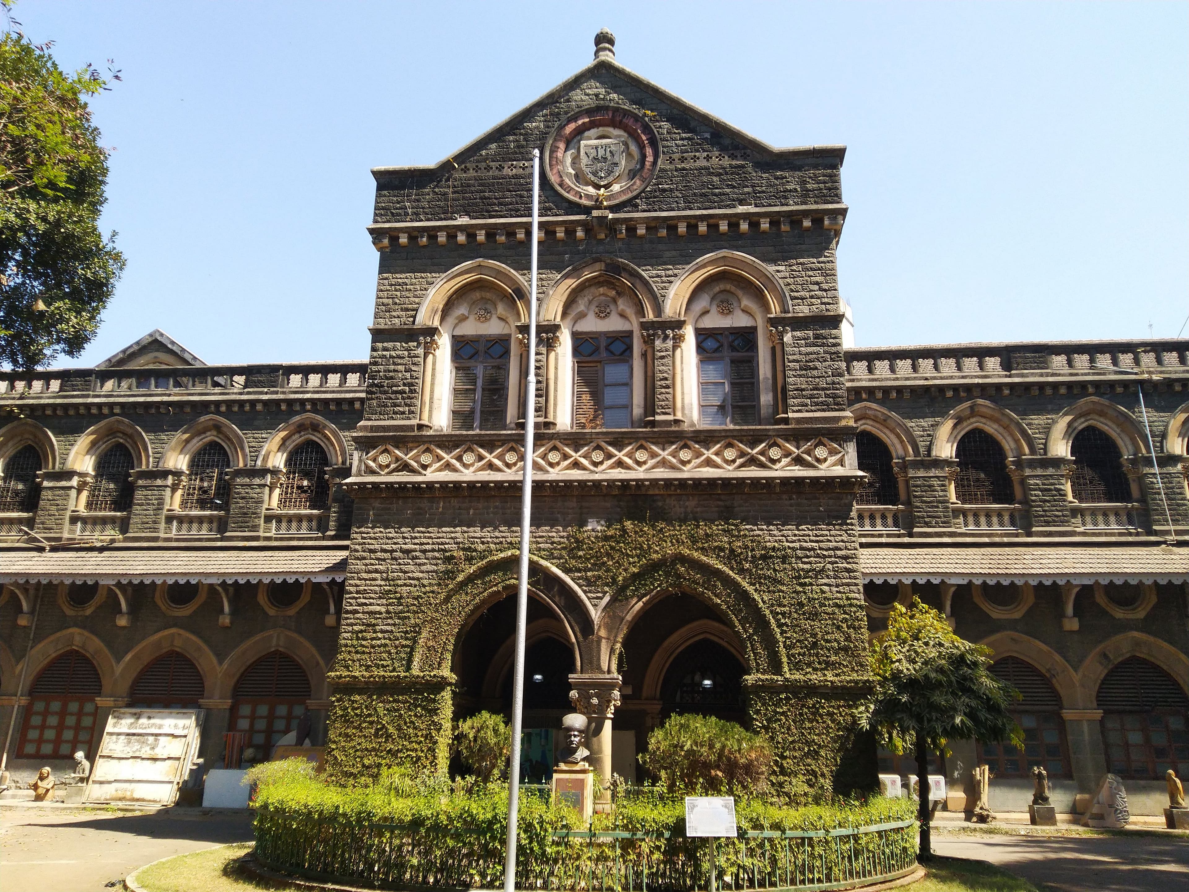 Sir J.J. College of Architecture. DesiBoy101, CC BY 4.0 Wikimedia