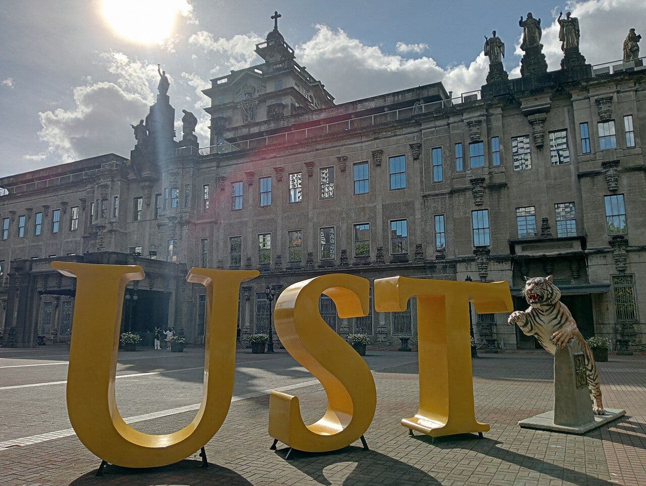 University of Santo Tomas, Manila. By Ralff Nestor Nacor - Own work, CC BY-SA 4.0, https://commons.wikimedia.org/w/index.php?curid=147190928