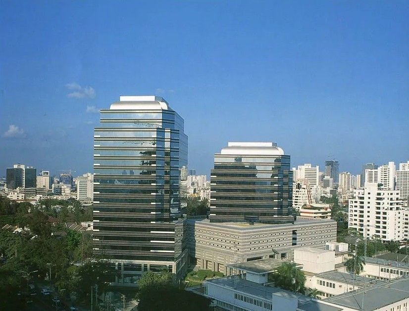 Robert G Broughey and Associates, Dietham Towers, Wireless Road, Bangkok (1992) 