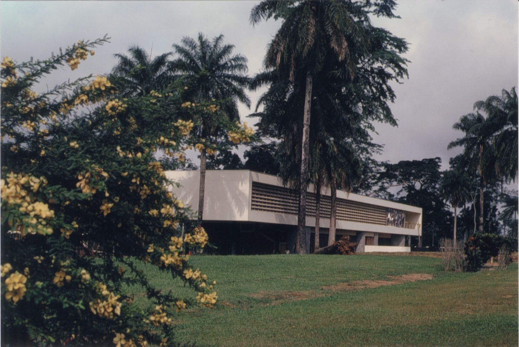 J.E.K. Harrison, Student Union building, University of Ife (now Obafemi Awolowo University), c1972. Photograph courtesy of Ski Harrison.