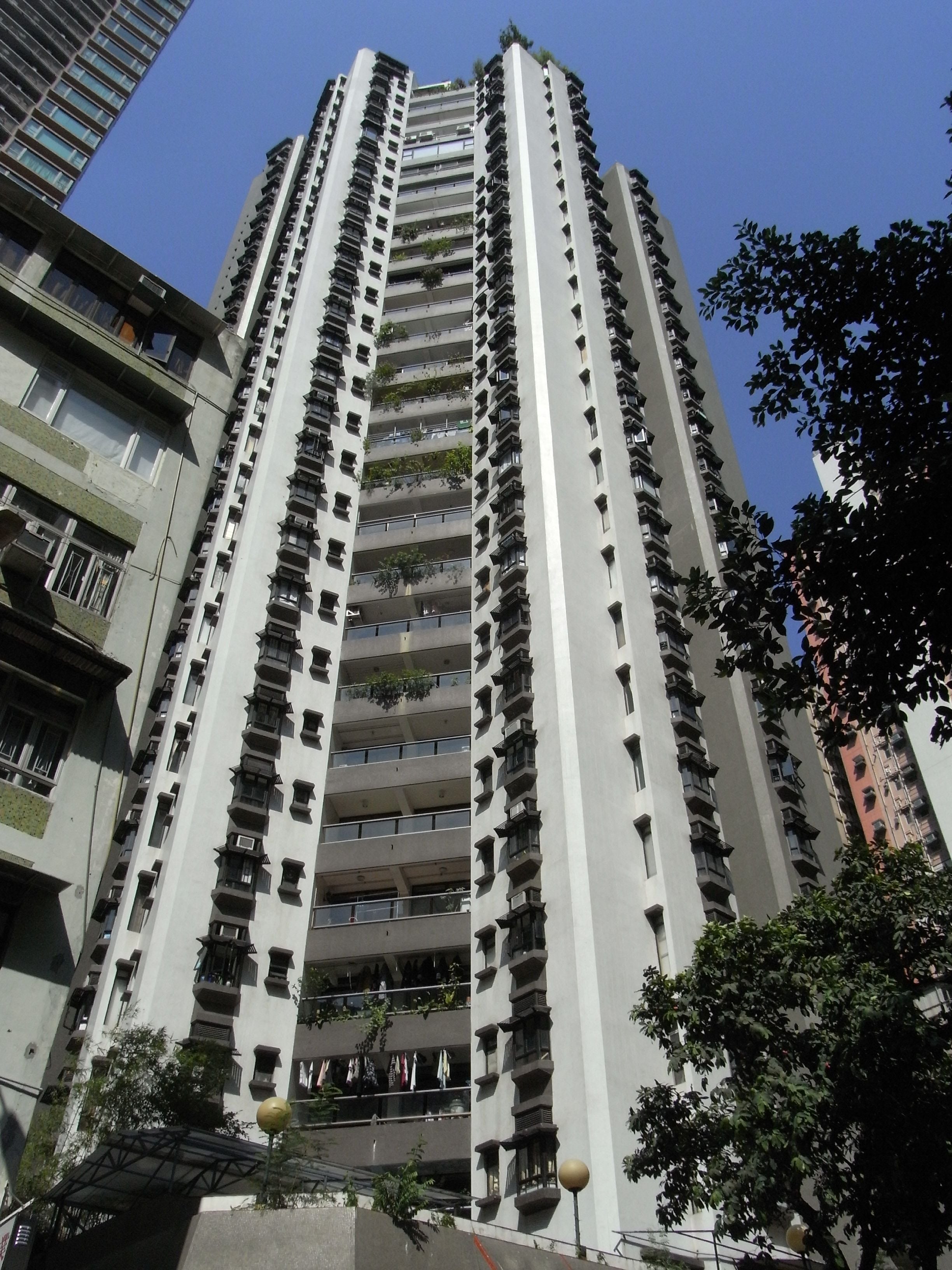 Ronald Poon, Albron Court, Hong Kong, 1981-85. Photographer: Kamkinswang, 2010.