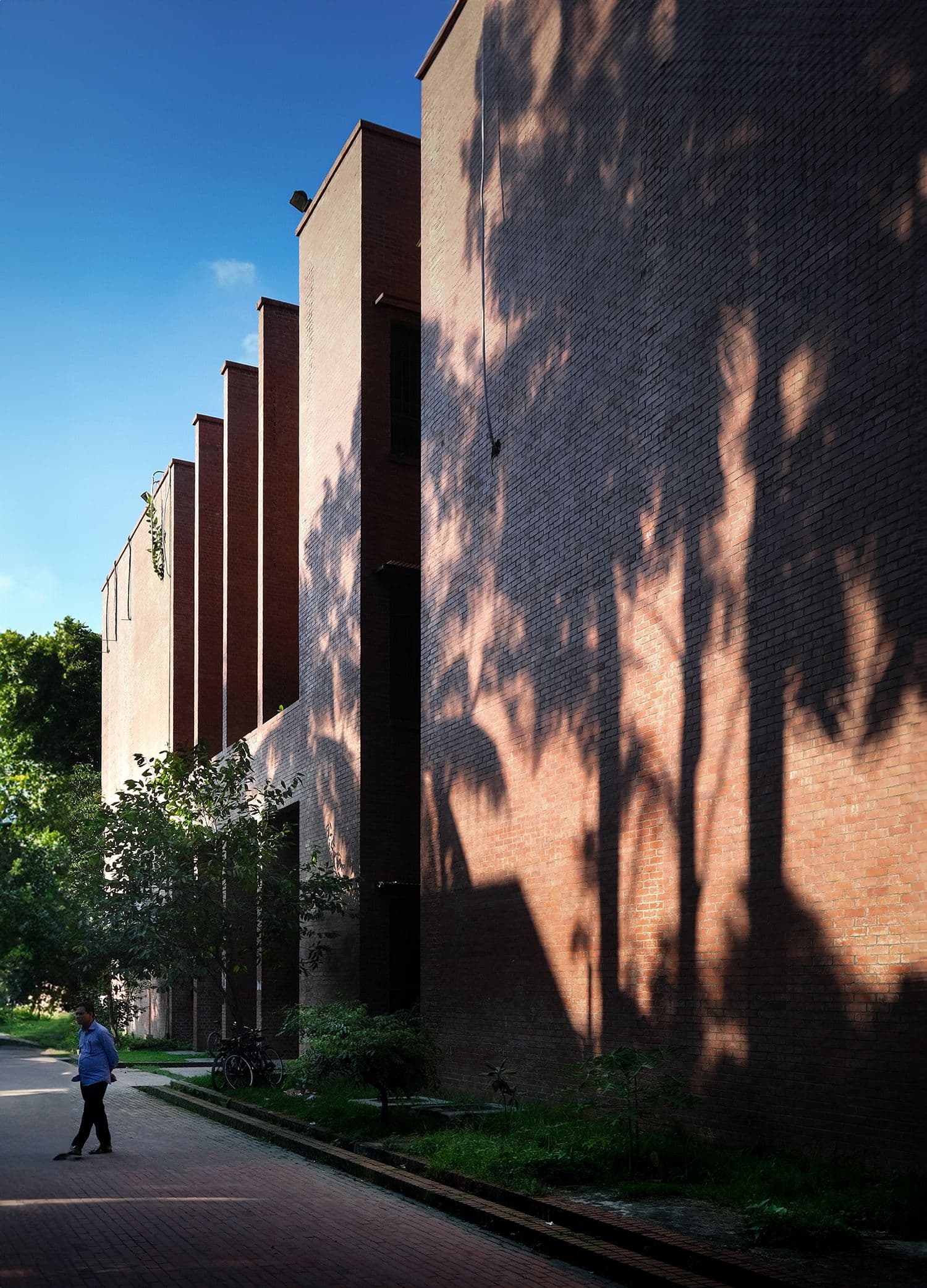 Muzharul Islam, National Library and Archives, Dhaka, Bangladesh, 1980-84. Photograph: © Angus Taylor and Yael Hotomlansky.