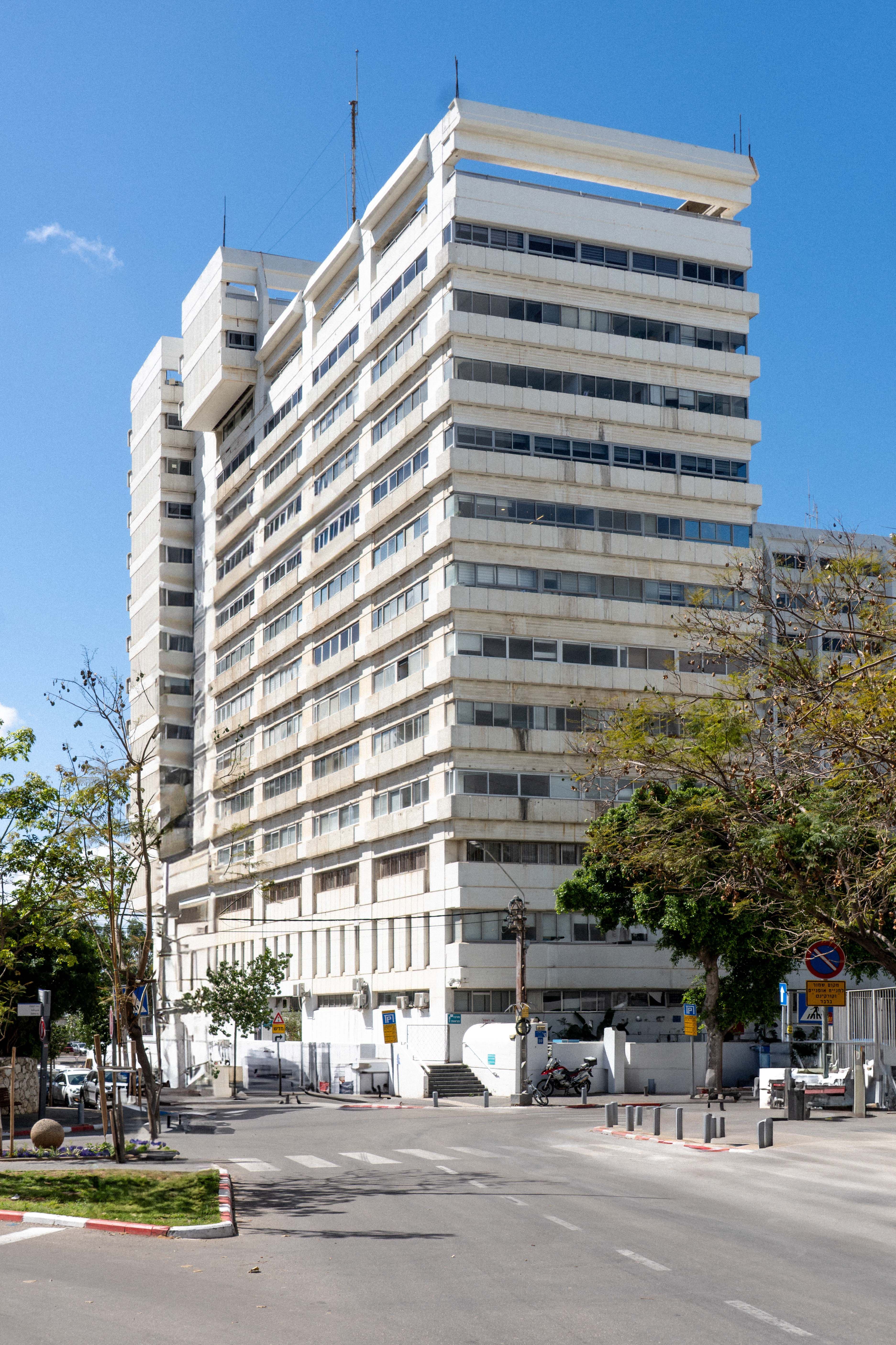 Ram Karmi, Dov Karmi, Zvi Meltzer, and Marian Granit-House, Hadar Dafna Building, Tel Aviv, 1962-1971. Photograph: © Yael Hotomlansky